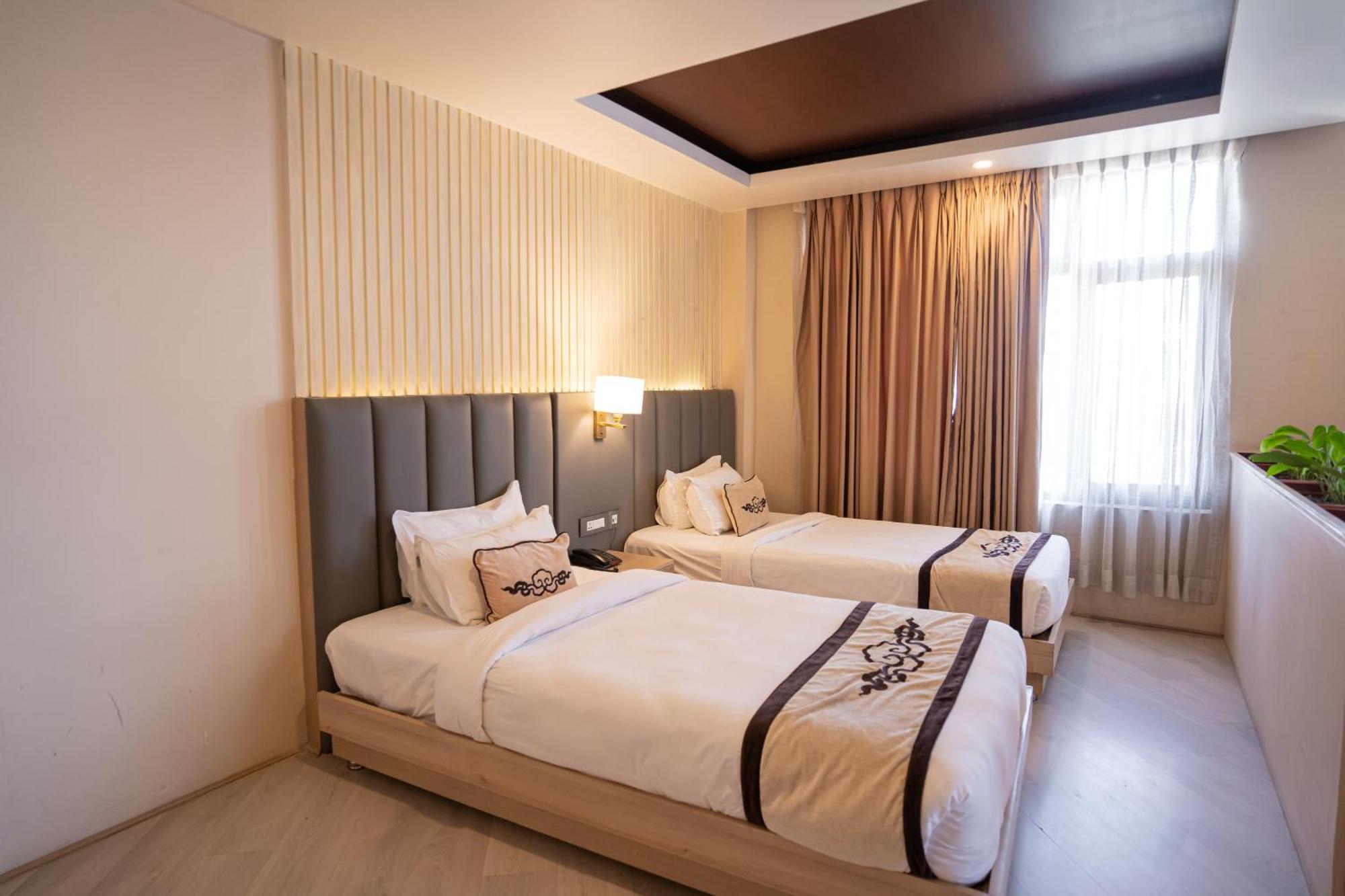 Hotel Lavie And 3*
