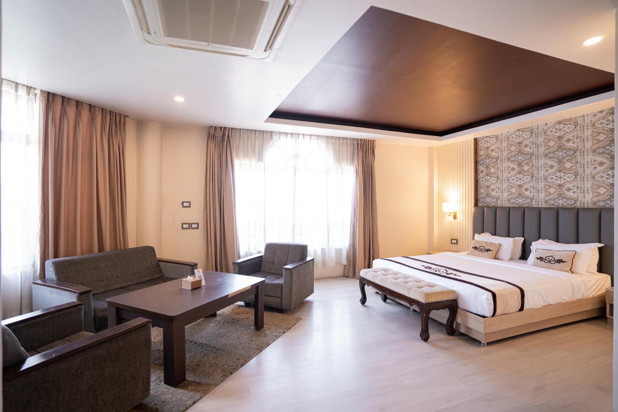 Lavie And Hotel